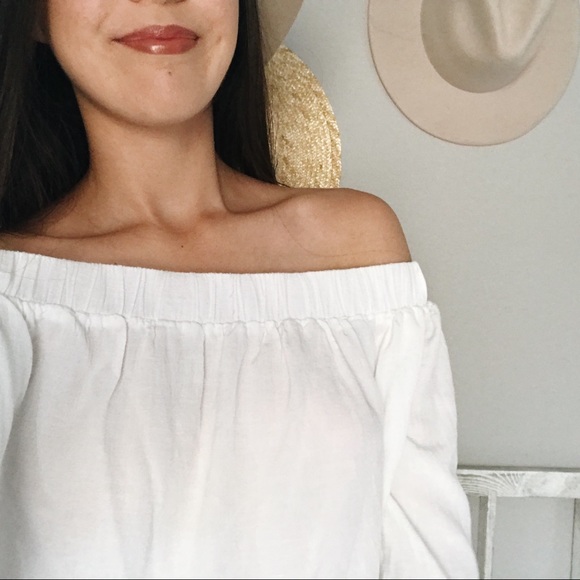 Old Navy White Off the Shoulder Top - Picture 2 of 8